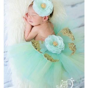 Two pics min color baby